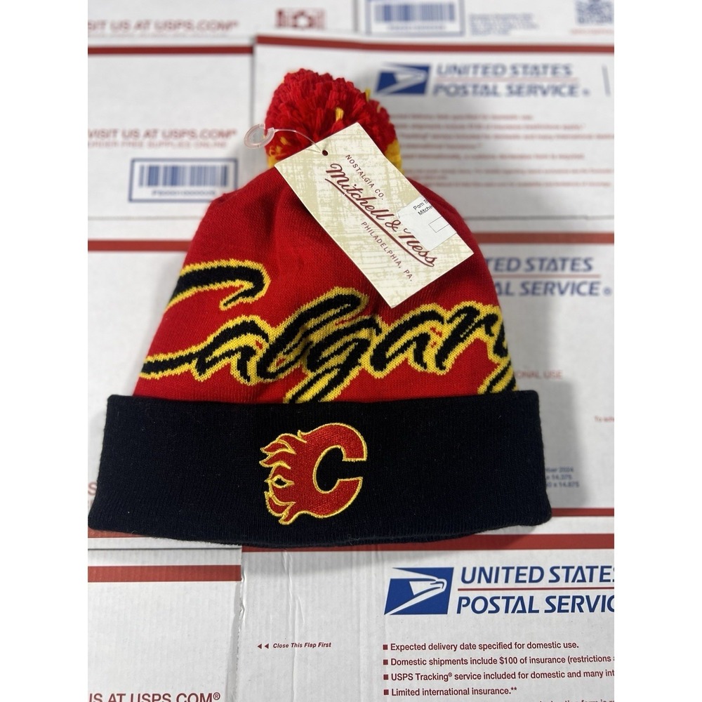 Calgary Flames NHL knit Toboggan cap Cuff/pom beanie Mitchell & Ness NWT Hockey